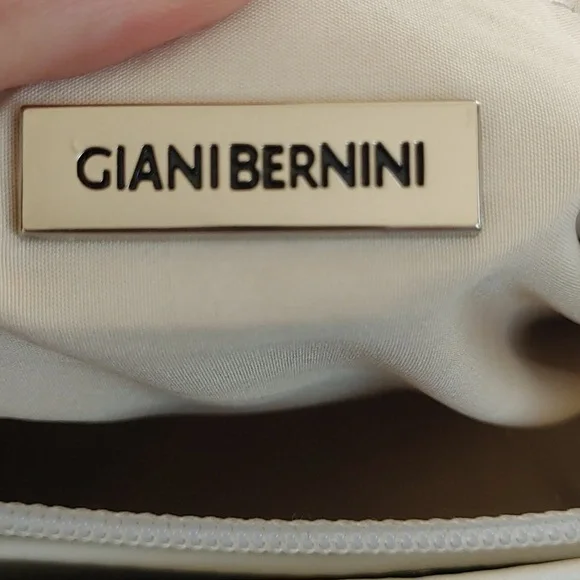 Giani Bernini Two-Tone Soft Pebbled Leather Crossbody Bag - Picture 4 of 6